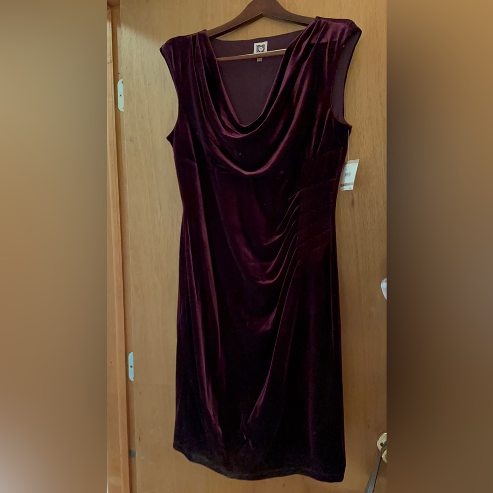 Anne Klein Plum velvet stretchy drapey neck dress. Size 12